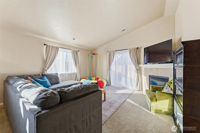 304 SW Homestead Avenue, College Place, WA 99324