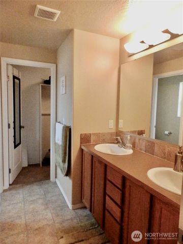 304 SW Homestead Avenue, College Place, WA 99324