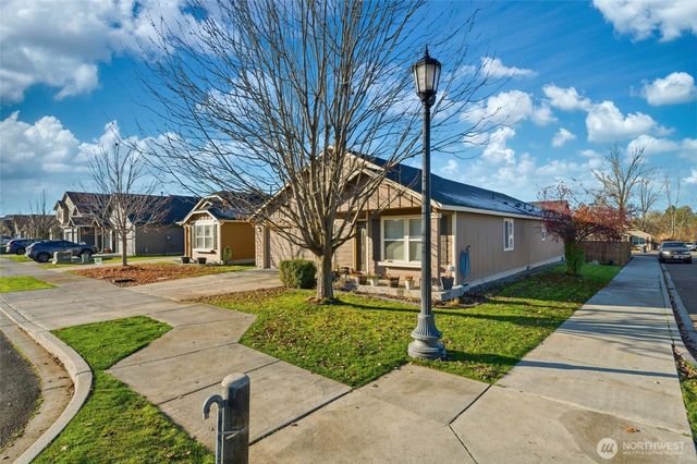 304 SW Homestead Avenue, College Place, WA 99324