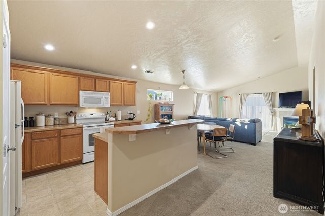 304 SW Homestead Avenue, College Place, WA 99324