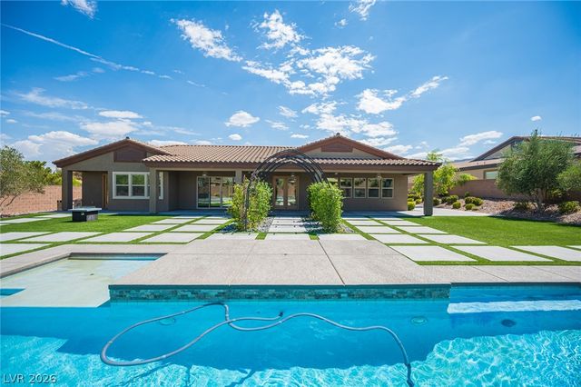 10300 Mystic Ledge Court, Las Vegas, NV 89149
