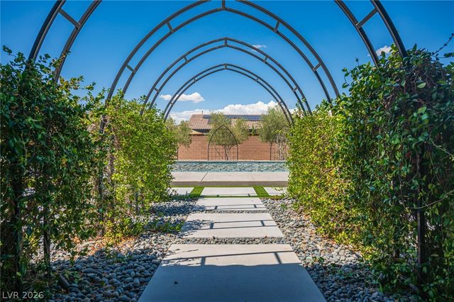 10300 Mystic Ledge Court, Las Vegas, NV 89149