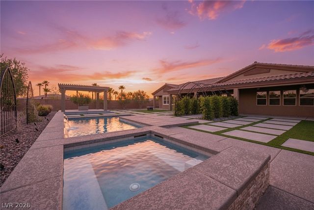 10300 Mystic Ledge Court, Las Vegas, NV 89149