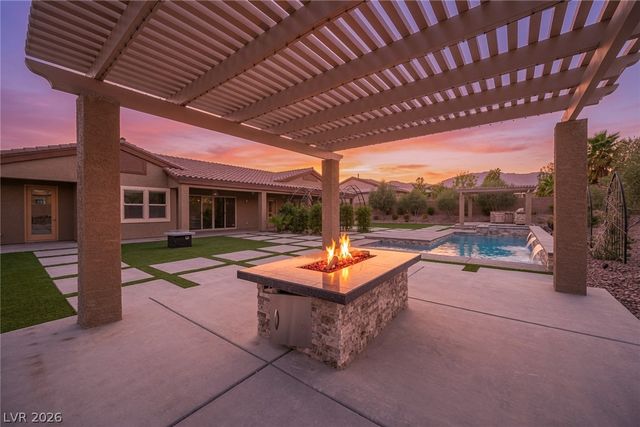 10300 Mystic Ledge Court, Las Vegas, NV 89149
