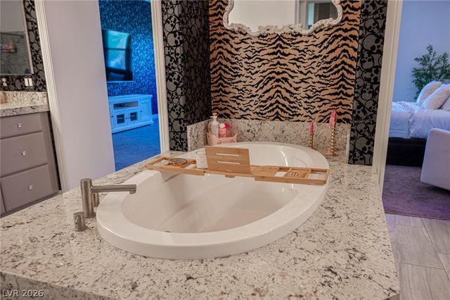 10300 Mystic Ledge Court, Las Vegas, NV 89149