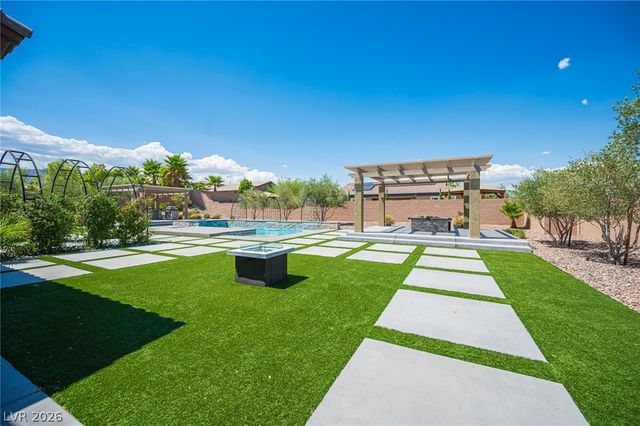 10300 Mystic Ledge Court, Las Vegas, NV 89149