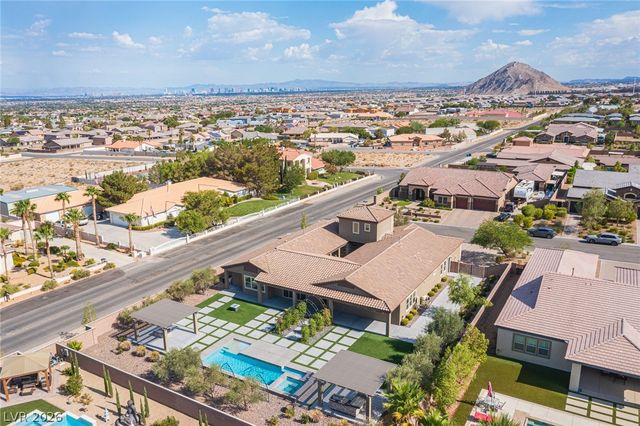 10300 Mystic Ledge Court, Las Vegas, NV 89149