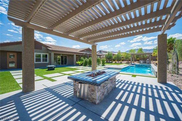 10300 Mystic Ledge Court, Las Vegas, NV 89149