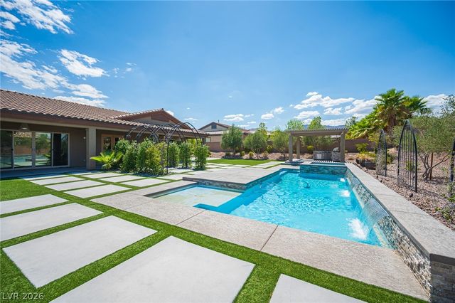 10300 Mystic Ledge Court, Las Vegas, NV 89149