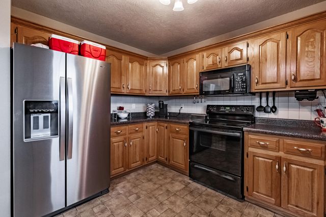 421 N Holly Drive, Buffalo, MO 65622