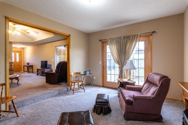 421 N Holly Drive, Buffalo, MO 65622