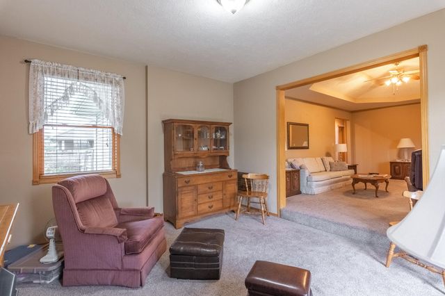 421 N Holly Drive, Buffalo, MO 65622