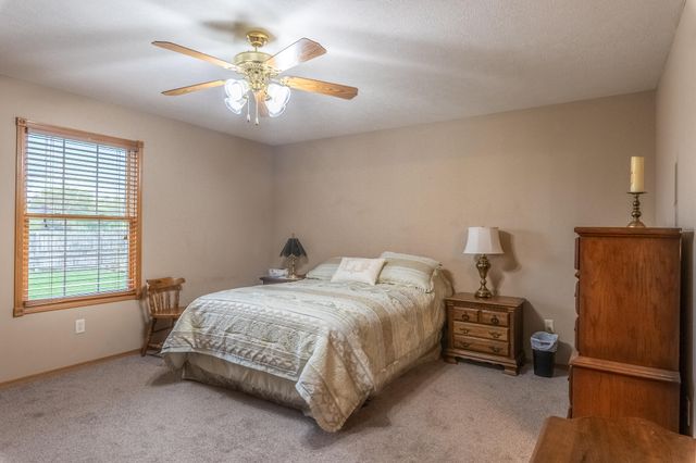 421 N Holly Drive, Buffalo, MO 65622