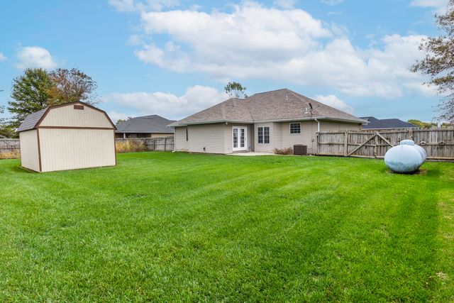 421 N Holly Drive, Buffalo, MO 65622