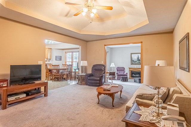 421 N Holly Drive, Buffalo, MO 65622