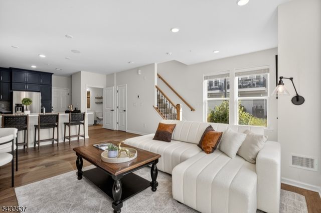 3 Sadie Cir 3105, Union Twp., NJ 07083
