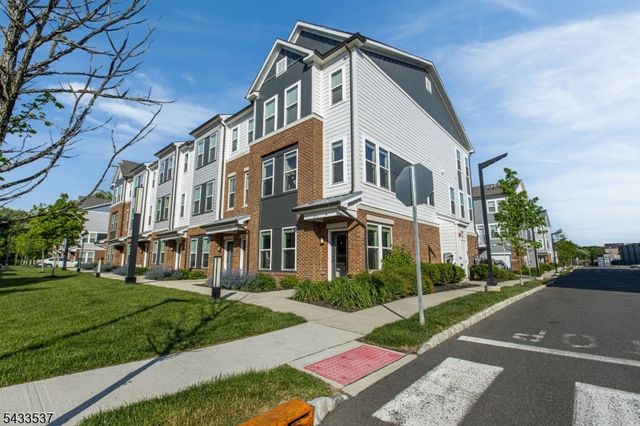 3 Sadie Cir 3105, Union Twp., NJ 07083