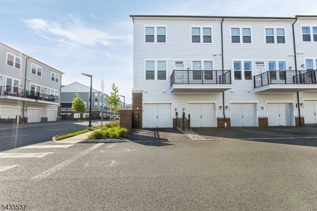 3 Sadie Cir 3105, Union Twp., NJ 07083