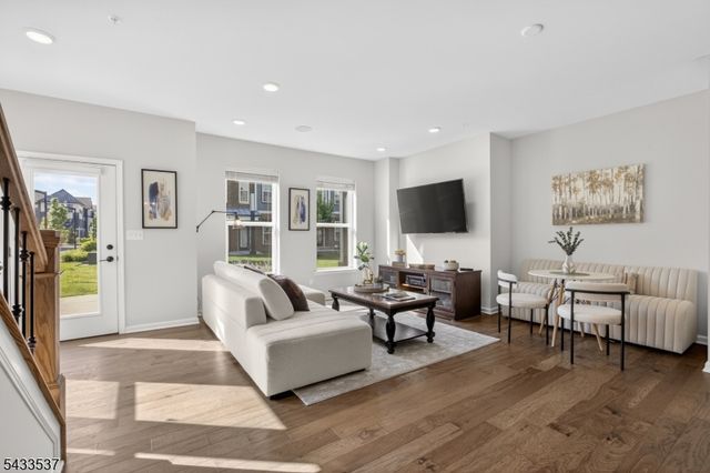 3 Sadie Cir 3105, Union Twp., NJ 07083