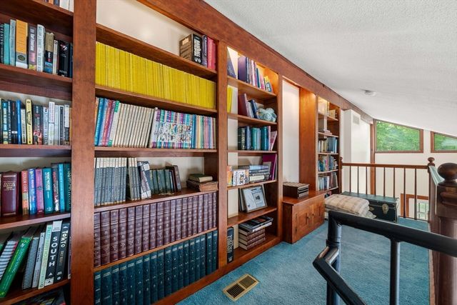 29 Pine Ridge Rd, Stow, MA 01775