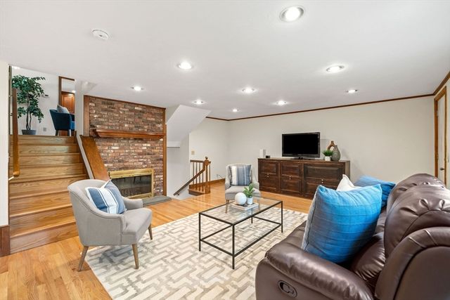 29 Pine Ridge Rd, Stow, MA 01775
