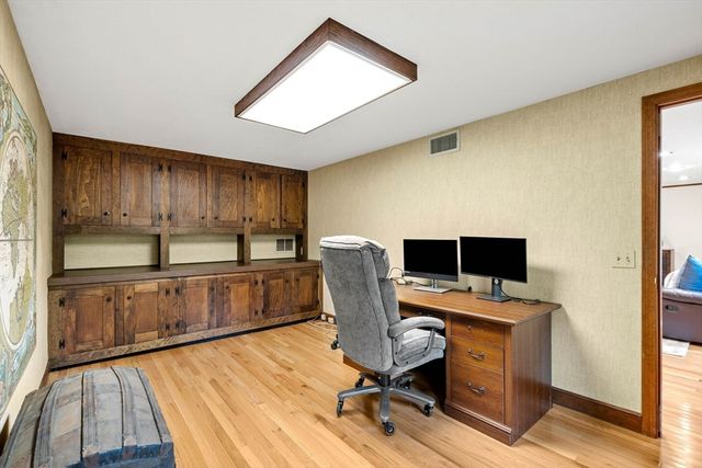 29 Pine Ridge Rd, Stow, MA 01775