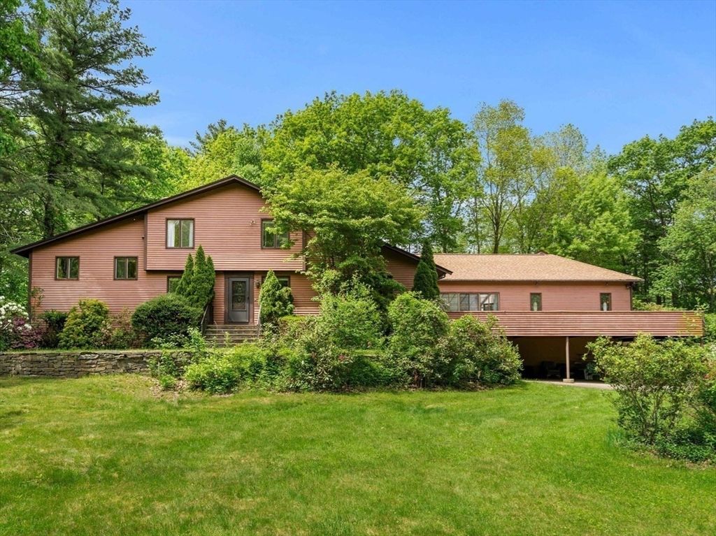 29 Pine Ridge Rd, Stow, MA 01775