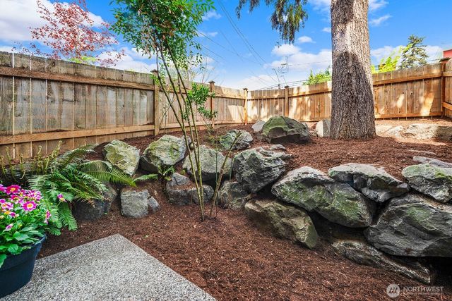 931 A N 97th Street, Seattle, WA 98103