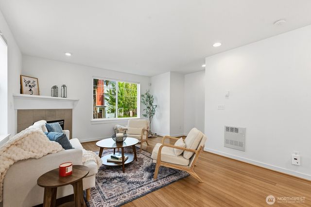 931 A N 97th Street, Seattle, WA 98103