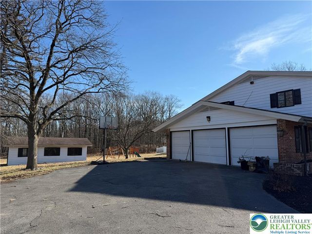 123 Eisenhower Boulevard, Roseto Boro, PA 18013