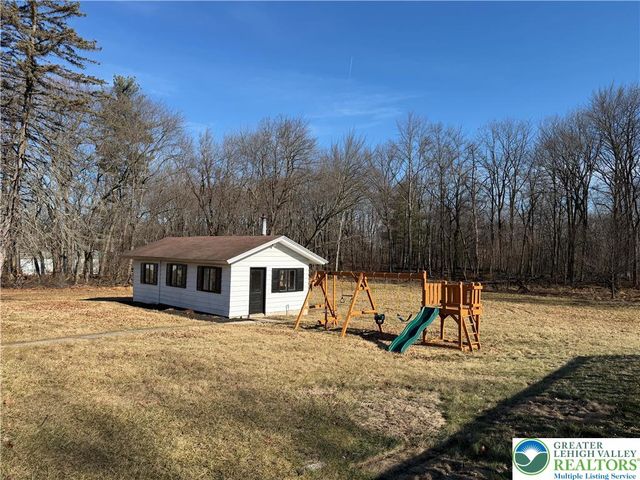 123 Eisenhower Boulevard, Roseto Boro, PA 18013