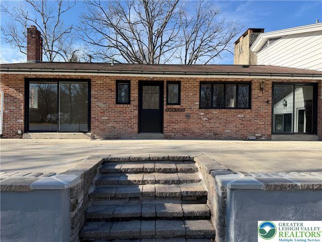 123 Eisenhower Boulevard, Roseto Boro, PA 18013