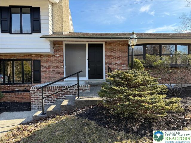 123 Eisenhower Boulevard, Roseto Boro, PA 18013