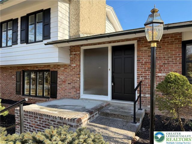 123 Eisenhower Boulevard, Roseto Boro, PA 18013