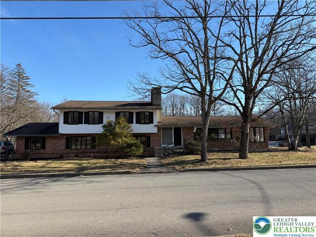 123 Eisenhower Boulevard, Roseto Boro, PA 18013