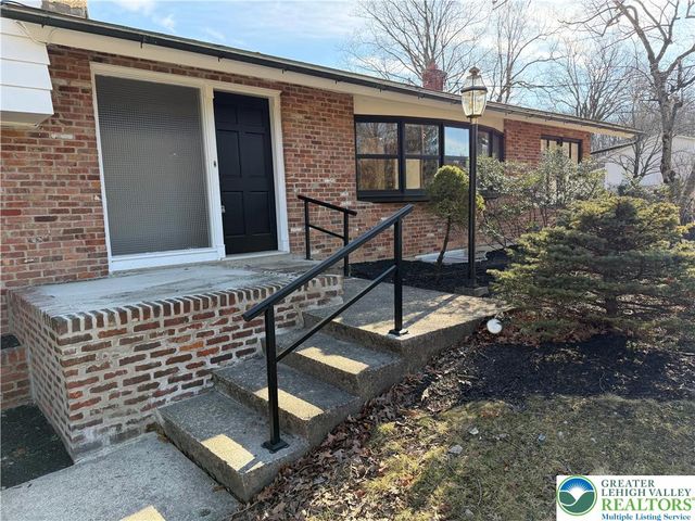 123 Eisenhower Boulevard, Roseto Boro, PA 18013