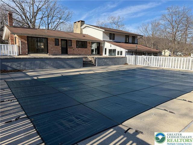 123 Eisenhower Boulevard, Roseto Boro, PA 18013