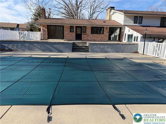 123 Eisenhower Boulevard, Roseto Boro, PA 18013