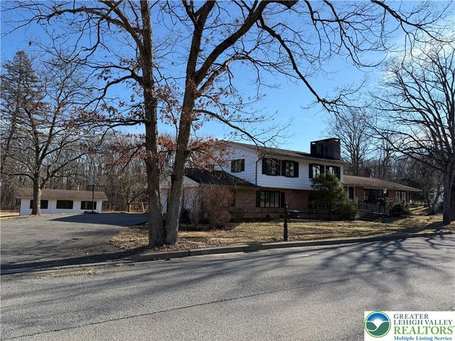 123 Eisenhower Boulevard, Roseto Boro, PA 18013