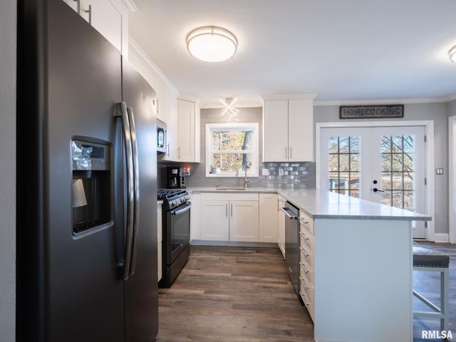 526 N LAKESHORE Drive, Hanna City, IL 61536