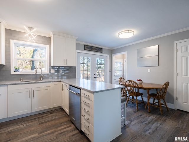 526 N LAKESHORE Drive, Hanna City, IL 61536