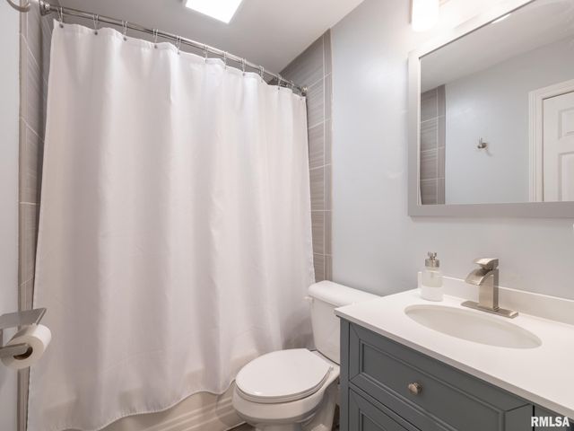 526 N LAKESHORE Drive, Hanna City, IL 61536