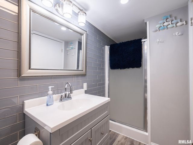 526 N LAKESHORE Drive, Hanna City, IL 61536