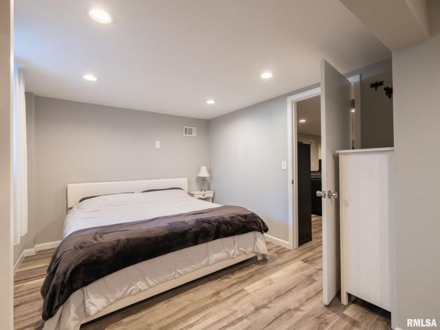 526 N LAKESHORE Drive, Hanna City, IL 61536