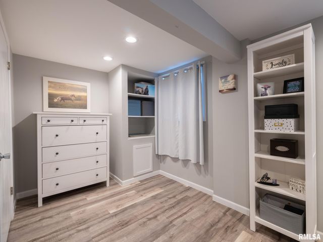 526 N LAKESHORE Drive, Hanna City, IL 61536