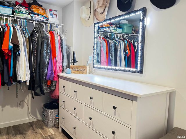 526 N LAKESHORE Drive, Hanna City, IL 61536