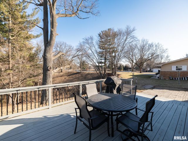 526 N LAKESHORE Drive, Hanna City, IL 61536