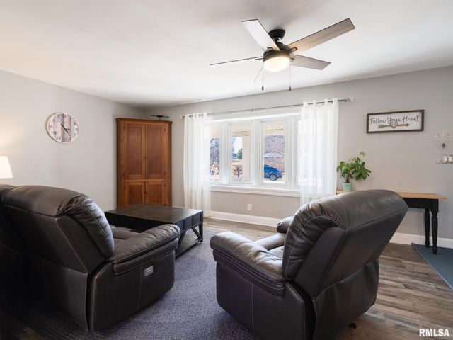 526 N LAKESHORE Drive, Hanna City, IL 61536