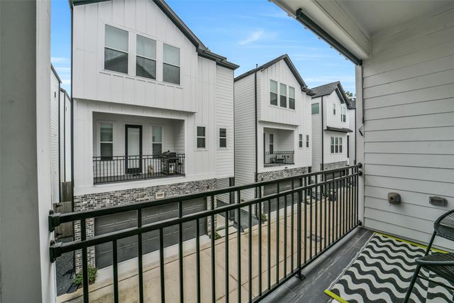 718 W Donovan Street A, Houston, TX 77091