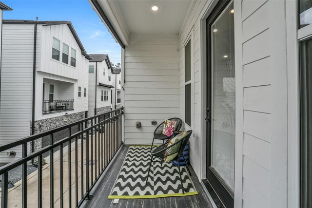 718 W Donovan Street A, Houston, TX 77091